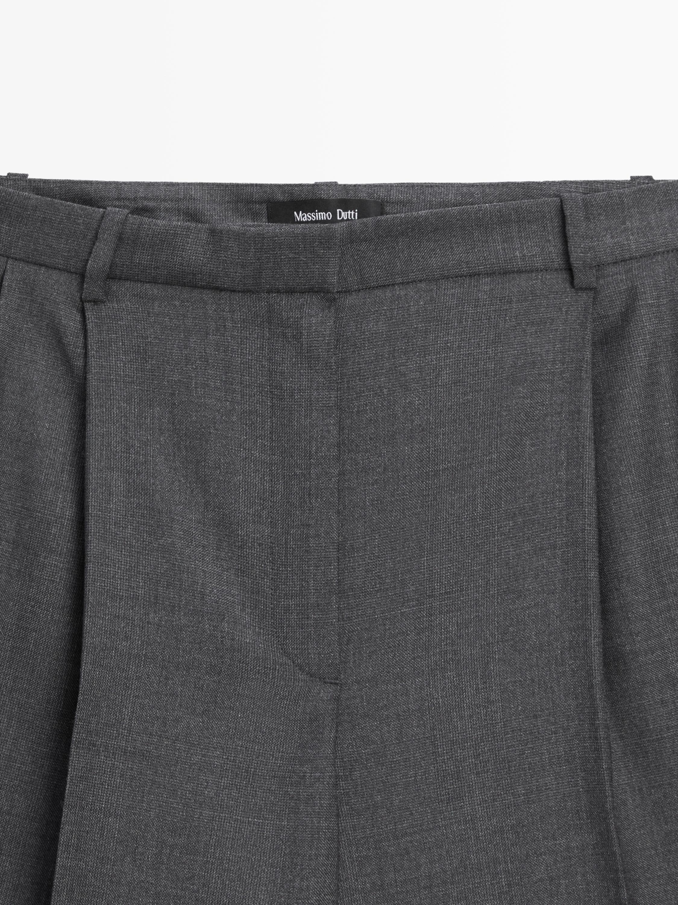 100% wool long Bermuda shorts with darts